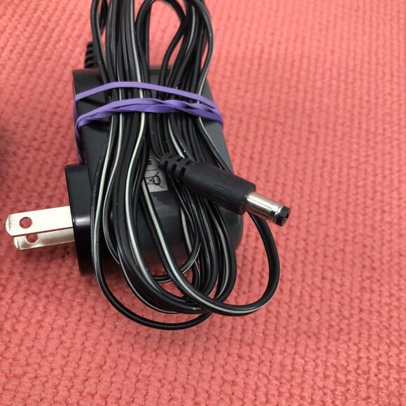 Linksys WRT54G2 v1 Wireless Router 802.11g 54Mbps 4 Port 10/100Mbps Ethernet - Picture 4 of 9